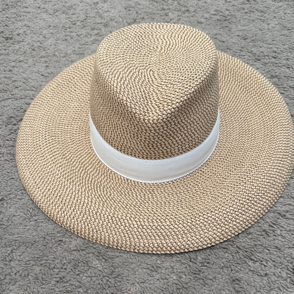 Eric Javits - Daphne Tan Wide-Brim Hat with White Band - NWT